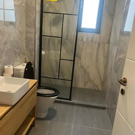 Jacob's 36 Apartment *
